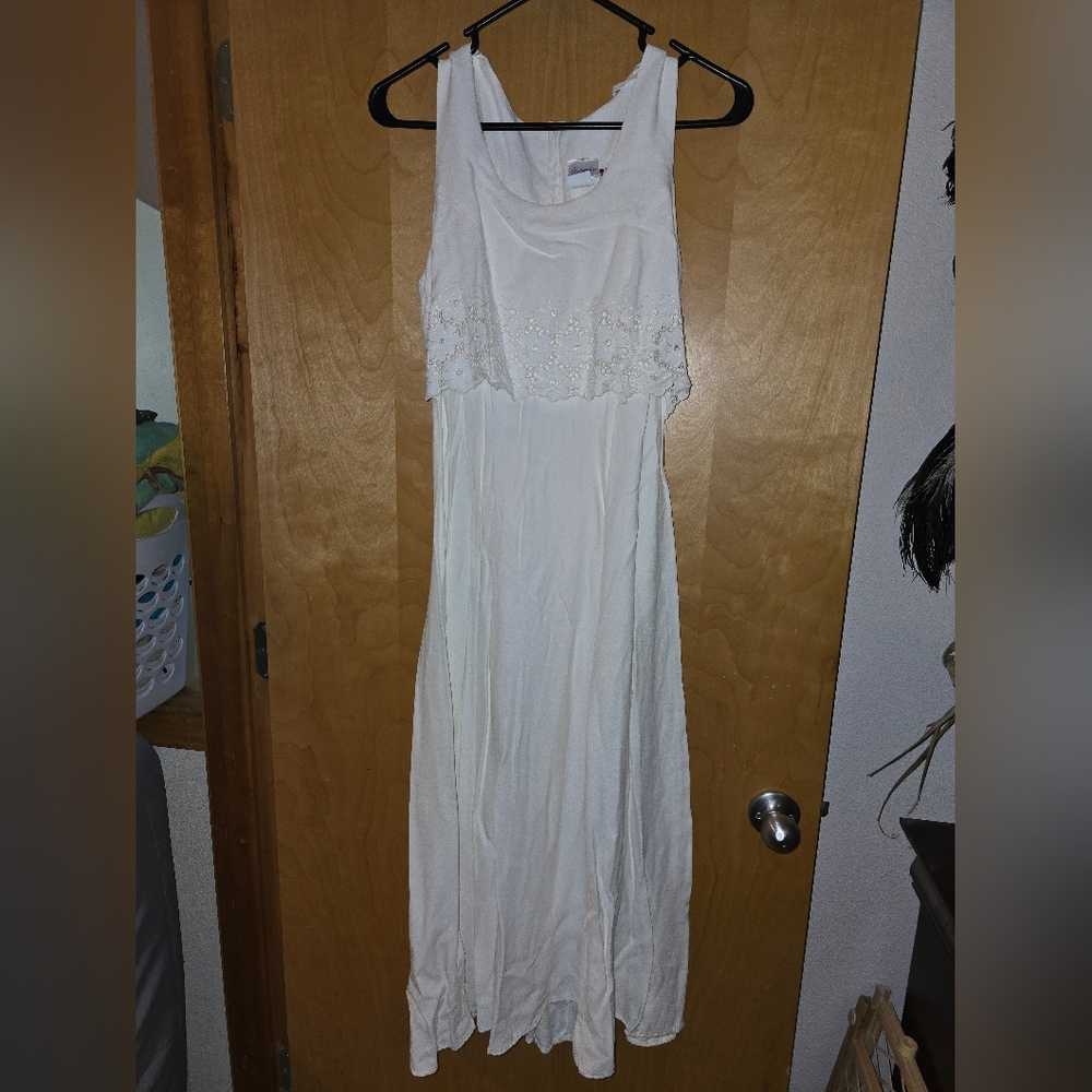 Vintage White Sleeveless Maxi Dress